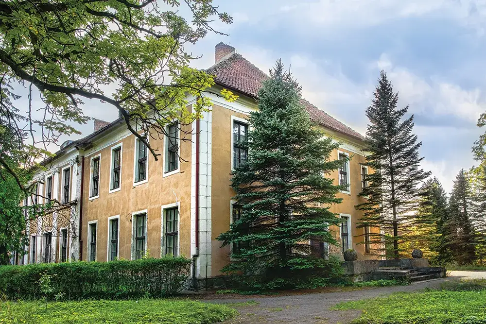 Pałac w Ponarach: Zrujnowana perła barokowej architektury