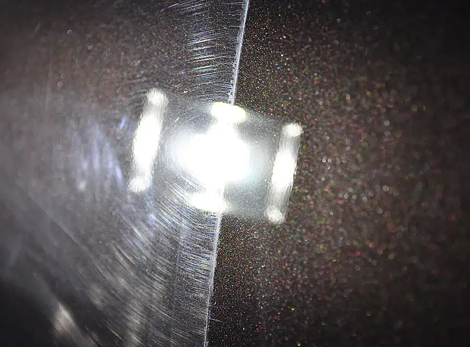 Czy warto polerować samochód? Odkryj zalety i uniknij kosztów naprawy