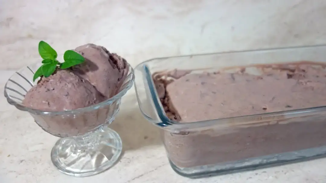 Jak zrobić domowe lody czekoladowe - proste przepisy i porady