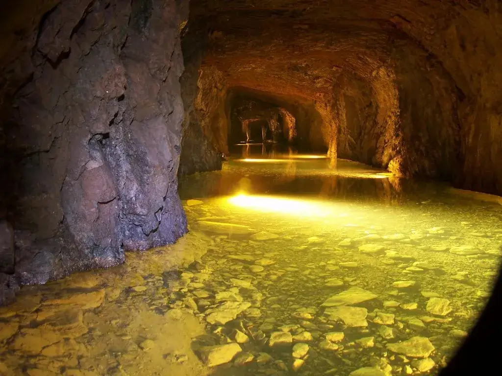 Podziemne miasto Dolny Śląsk – tajemnice i atrakcje, które musisz poznać