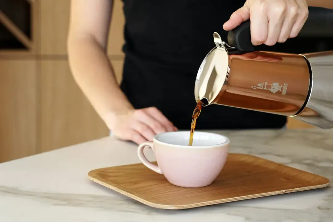 Czy można pić herbatę przed badaniem krwi? Odpowiedź może cię zaskoczyć