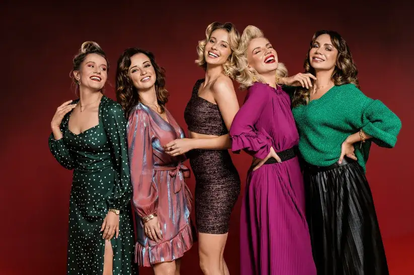 Co ubrać na sylwestra? Najlepsze stylizacje i porady na każdą imprezę