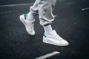 Sneakersy po polsku: Znaczenie, które musisz znać przed zakupem