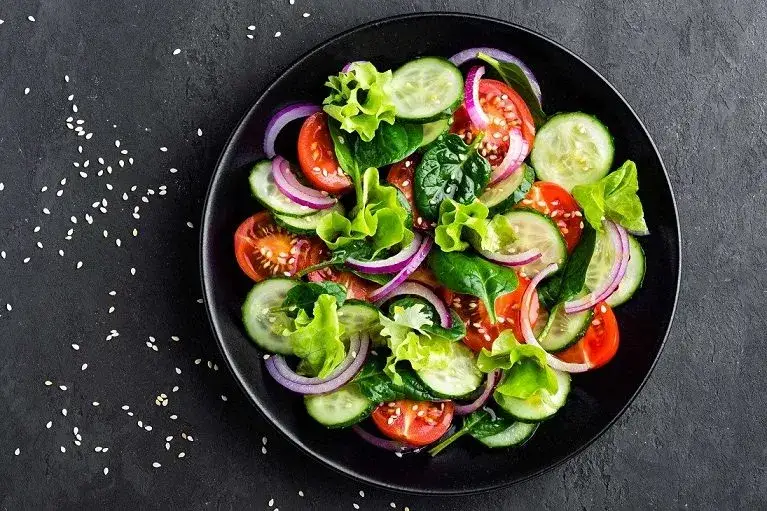 Co to jest dieta wegetariańska i jak różni się od weganizmu?