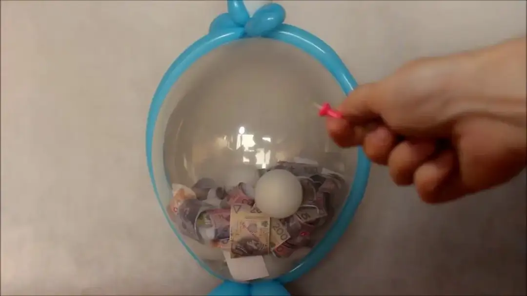 Jak stworzyć prezent w balonie maszyną - proste kroki i porady