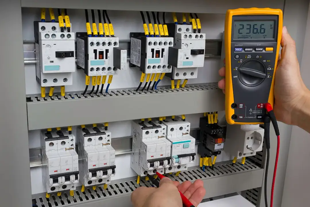 Ile kosztuje zrobienie elektryki w domu? Sprawdź ceny i oszczędności