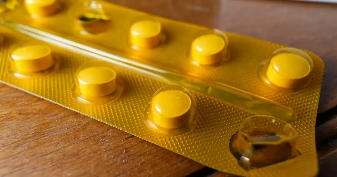 Kiedy zażywać witaminę B12 rano czy wieczorem, aby lepiej się czuć?