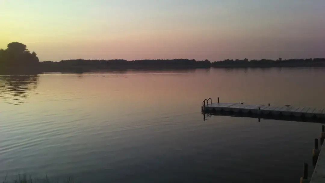 Jezioro Brdowskie: najpopularniejsze miejsca na relaks i aktywny wypoczynek