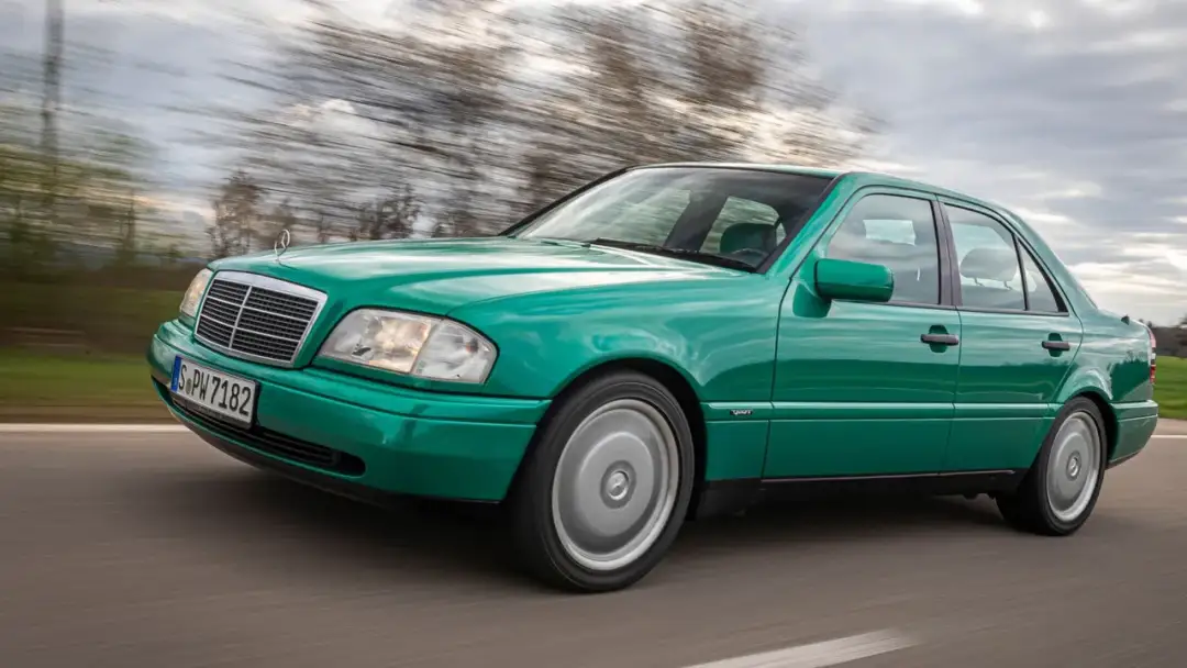 Mercedes-Benz C Class W202 – Kluczowe informacje o legendarnym modelu