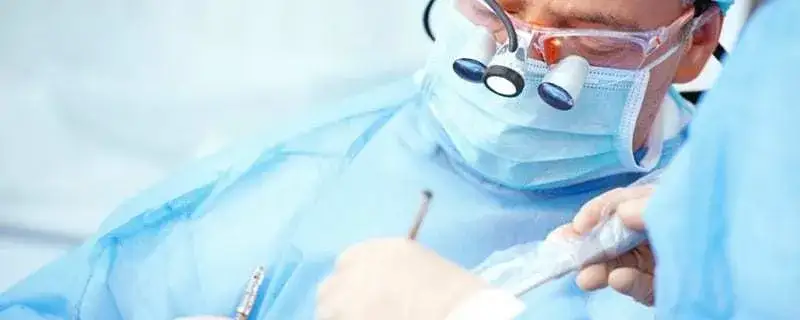 Jakie badania przed operacją są konieczne, aby uniknąć powikłań?