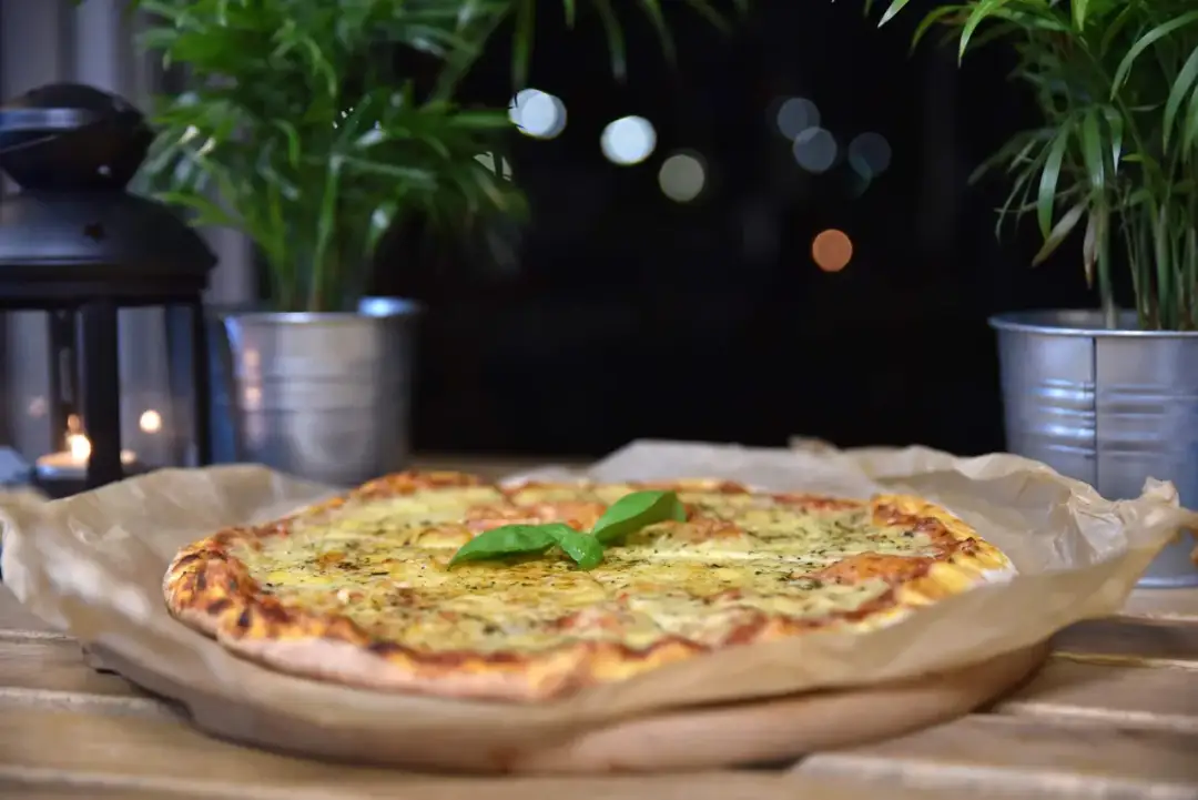 Skąd jest pizza? Odkryj jej fascynującą historię i pochodzenie