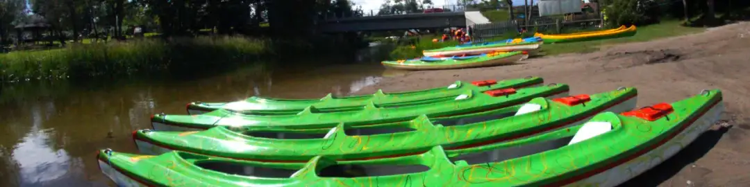 Spływy kajakowe Ruciane-Nida: najlepsze trasy i porady dla rodzin