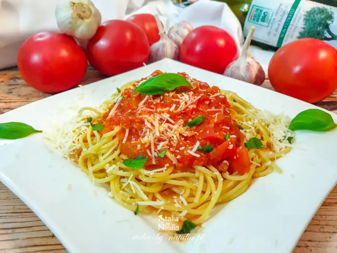 Spaghetti al pomodoro: prosty przepis na klasyczne włoskie danie
