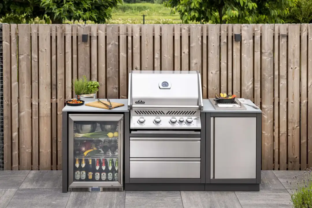 Lodówka na zewnątrz: Twój klucz do wygody w ogrodzie i na tarasie