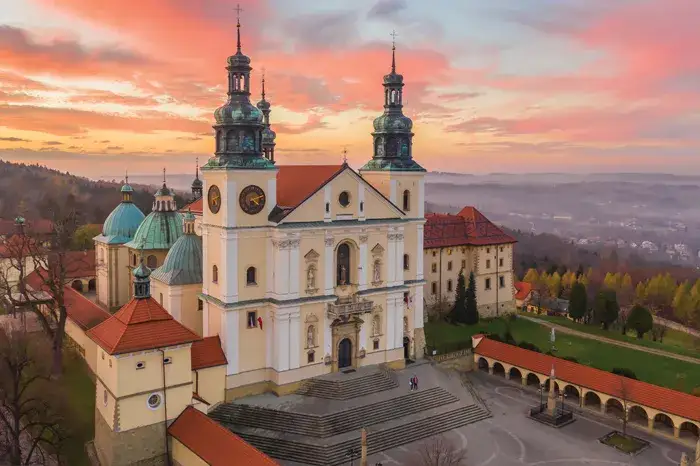 Sanktuarium pasyjno-maryjne w Kalwarii Zebrzydowskiej - historia i znaczenie