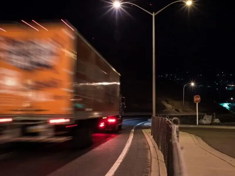 Jak liczyć godziny nocne kierowcy? Kluczowe zasady i błędy do uniknięcia