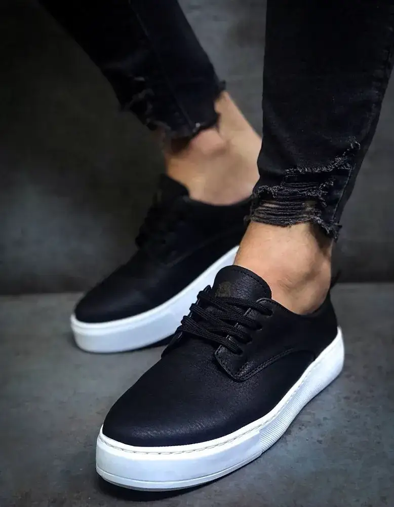 Czarne sneakersy męskie: 7 stylizacji, które musisz znać