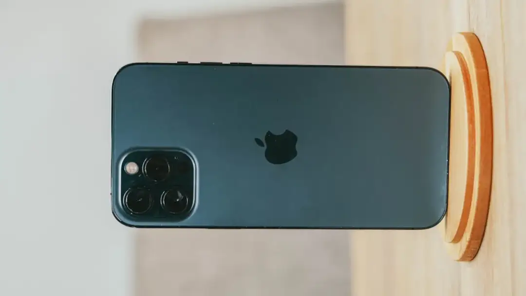 Odnowiony, używany iPhone 12: 10 powodów, dla których nadal warto