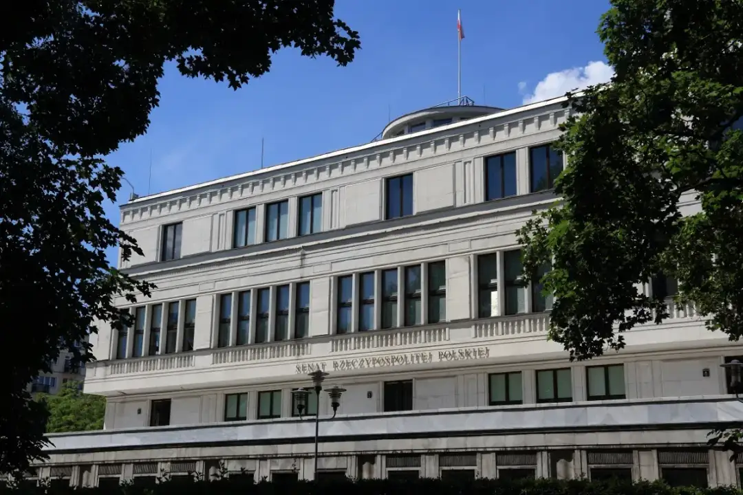 Jak działa senat w Polsce? Poznaj jego kluczowe funkcje i wpływ