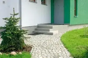 Najlepsze sposoby na piękne schody betonowe. Materiały, które zachwycą każdego