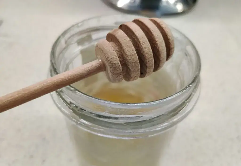 Jaki miód dla 1,5-rocznego dziecka jest bezpieczny i zdrowy? Dowiedz się teraz!