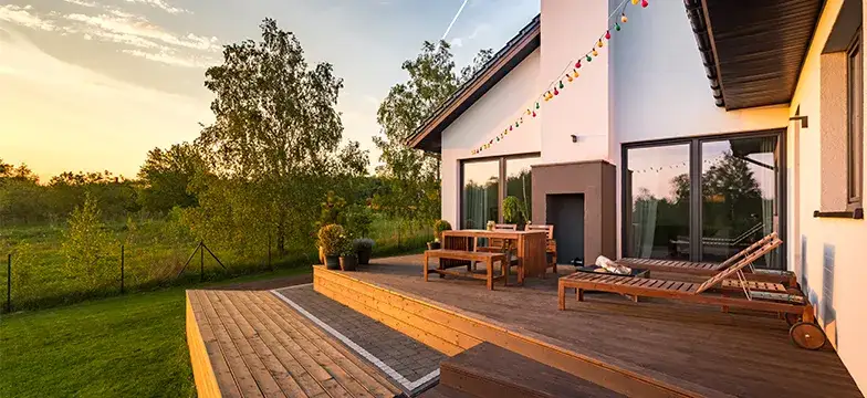 Jak konserwować taras drewniany, aby uniknąć jego szybkiej degradacji