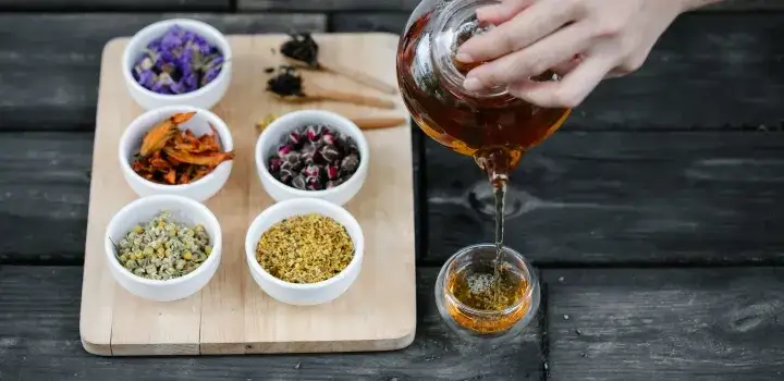 Domowa herbata z roślin - poznaj 15 najlepszych ziół do samodzielnego parzenia