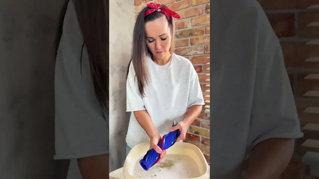 Jak skutecznie czyścić Dyson V12, aby uniknąć problemów z odkurzaczem