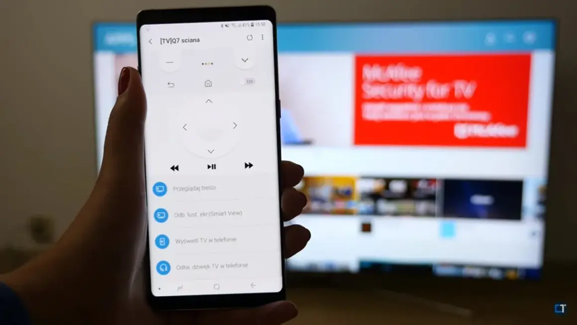 Jak udostępnić internet z telefonu na telewizor? Aplikacja na smartfonie pozwala na przesyłanie obrazu i dźwięku.
