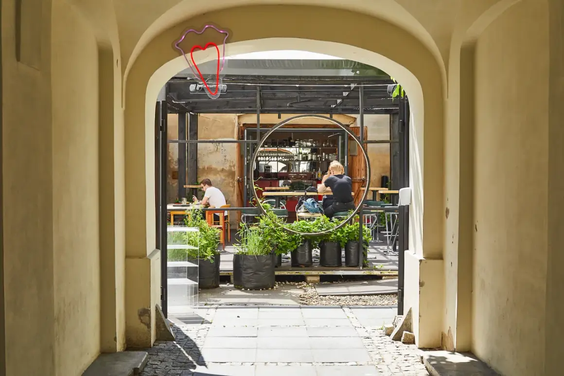 Co warto zjeść w Warszawie? Odkryj najlepsze restauracje i dania