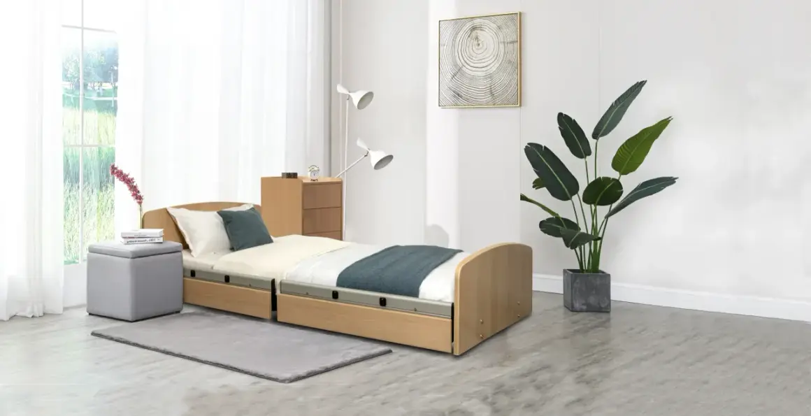 Modernes Pflegebett mit Holzrahmen, ideal für zu Hause. Mieten Sie ein Pflegebett, die Krankenkasse übernimmt oft die Kosten.