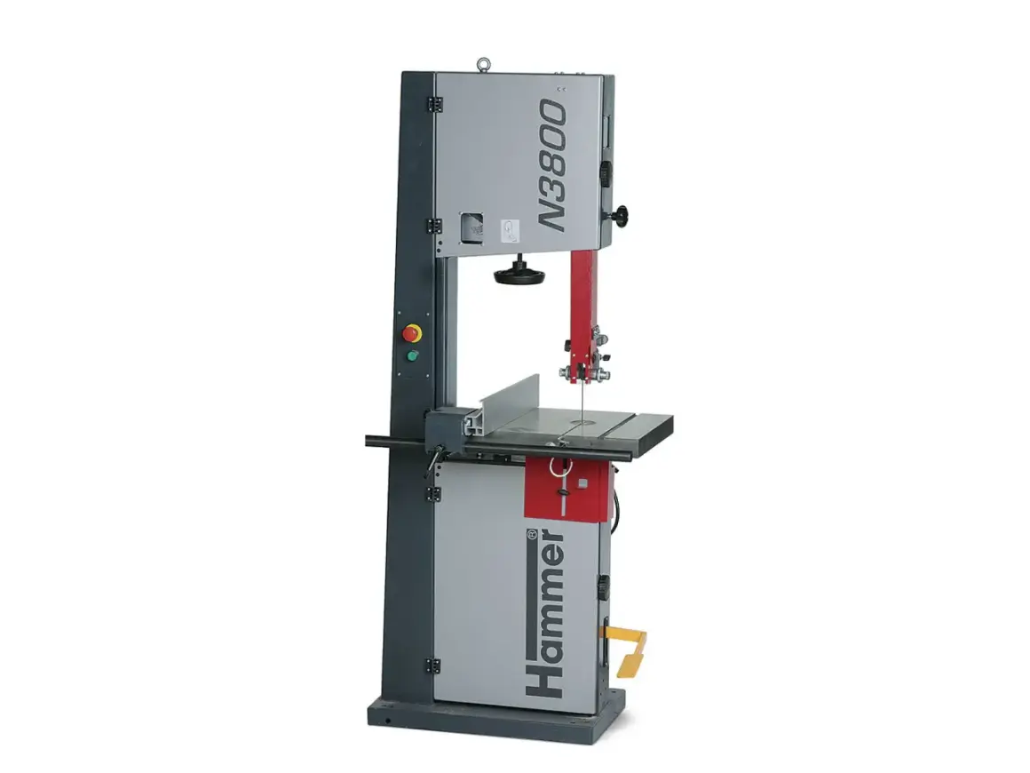 Scie à ruban Hammer N3800, un outil essentiel pour le leman outillage bois, avec son design gris et rouge distinctif.