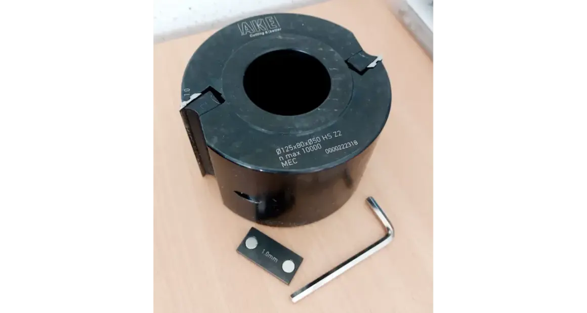 Outillage toupie occasion : fraise AKE Ø125x80xØ50 HS Z2, avec clé Allen et cale 1.0mm.