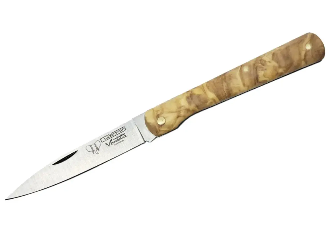 Navaja Cudeman Vendetta con hoja de acero mova y mango de olivo.