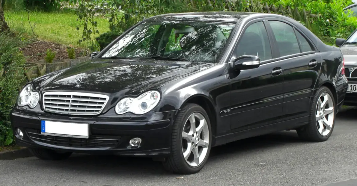 Mercedes C-Klasa W203: typowe usterki, koszty i porady dla kupujących