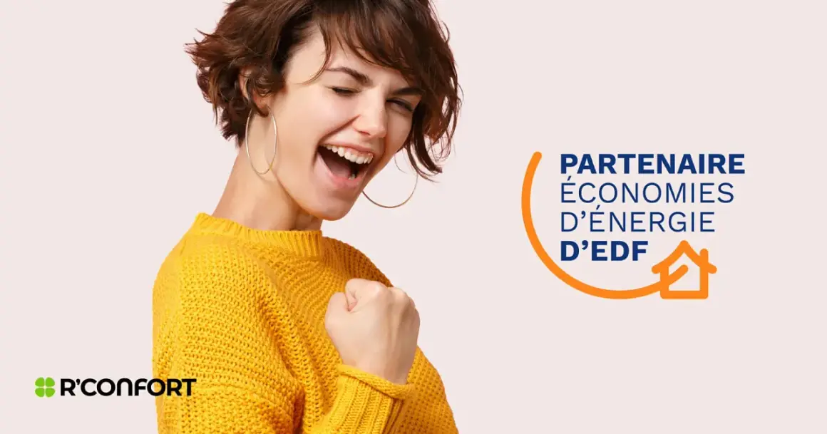 Joyeuse femme célébrant les économies d'énergie grâce à l'aide EDF pour la climatisation réversible.
