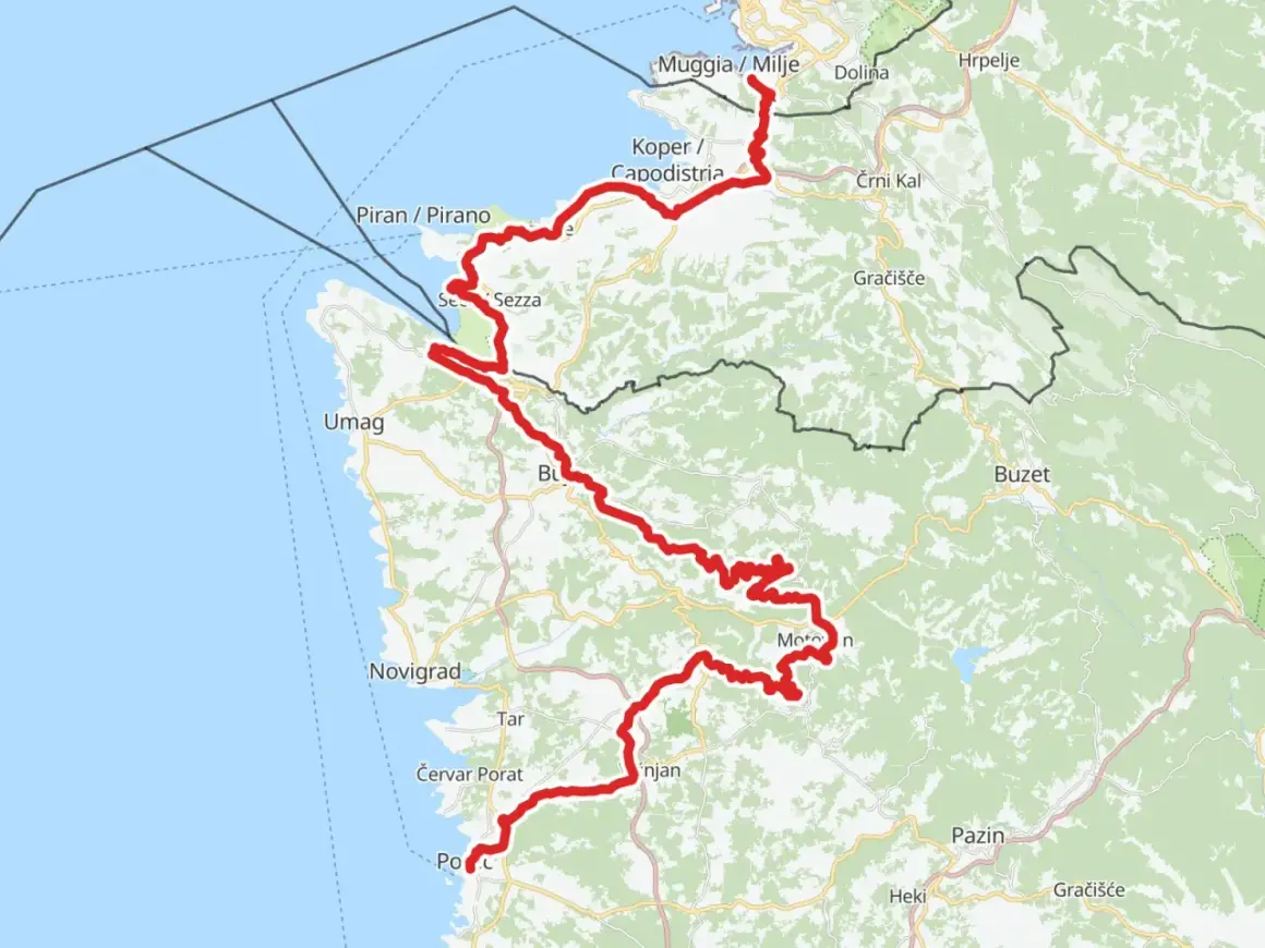 Trasa rowerowa Alpe-Adria wije się przez malownicze wybrzeże i wzgórza Istrii, łącząc Umag, Pazin i Buzet.