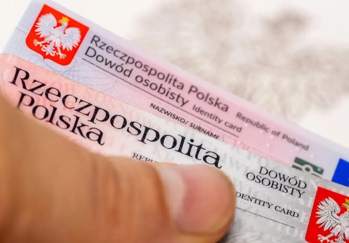 Skan dowodu osobistego Rzeczypospolitej Polskiej, z widocznym godłem i napisem "Dowód osobisty".