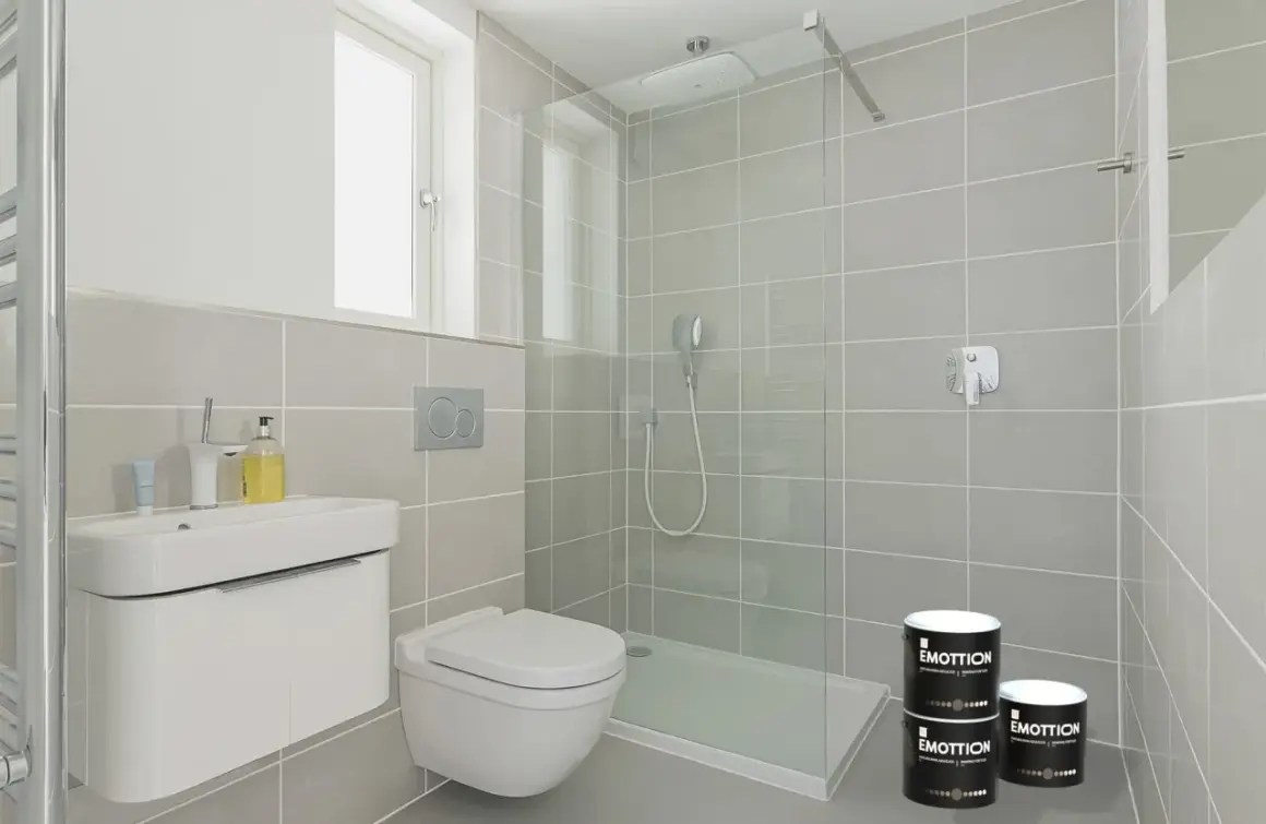 Bagno moderno con piastrelle grigie. Idee per dipingere piastrelle bagno con vernice specifica.