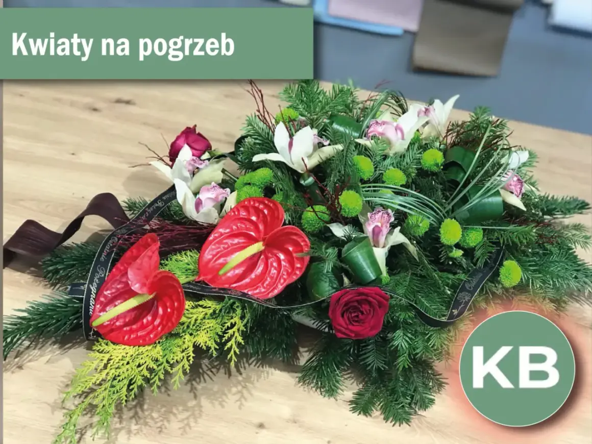 Elegancka wiązanka pogrzebowa z anturium, różą, storczykami i zielenią. Idealne kwiaty na pogrzeb, by uczcić pamięć.