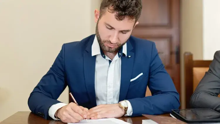 Ile zarabia aplikant notarialny? Zaskakujące fakty o wynagrodzeniu