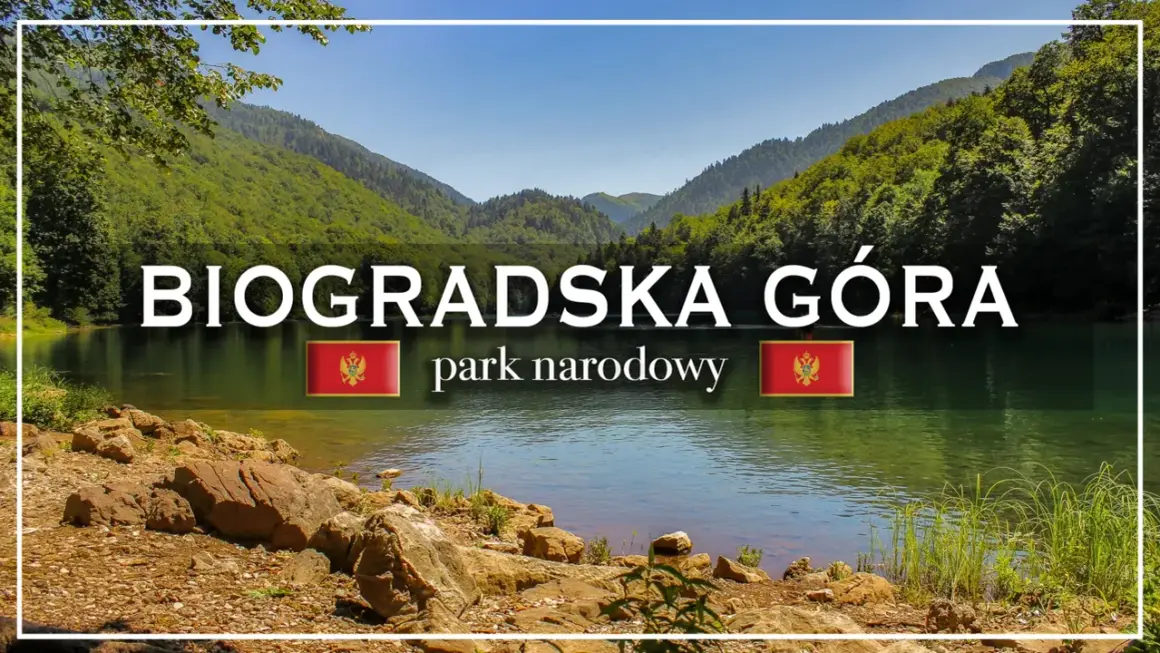 Spokojne jezioro otoczone zielonymi wzgórzami w parku narodowym Biogradska Gora.