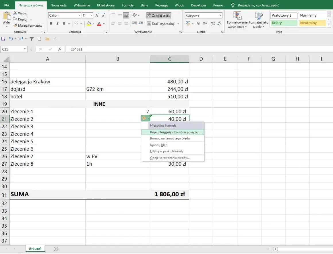 Excel: jak zrobić funkcje w Excelu. Widać kopiowanie formuły z komórki powyżej, co ułatwia pracę z danymi.