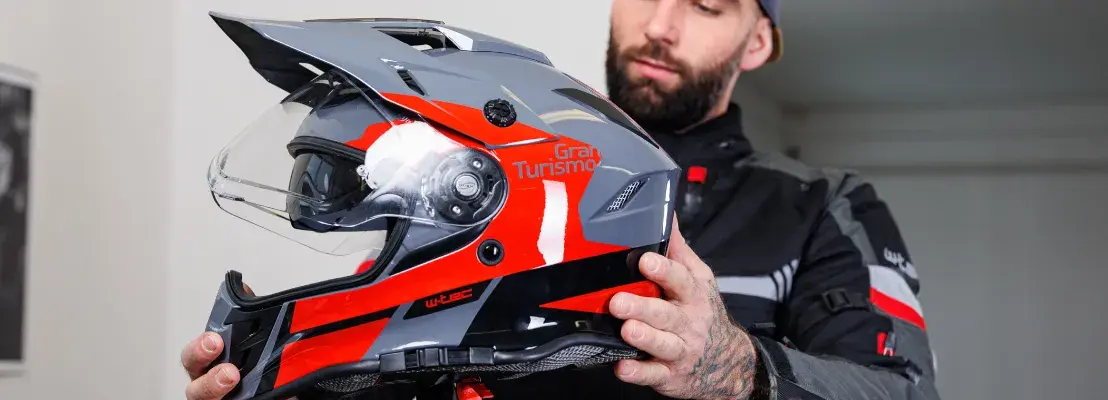 Jak dobrać kask motocyklowy? Poradnik bezpieczeństwa ECE 22.06