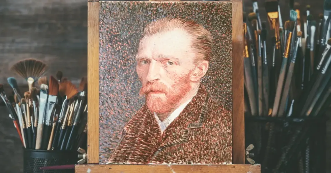 Portret Vincenta van Gogha, słynnego malarza bez ucha, na sztalugach, otoczony pędzlami.