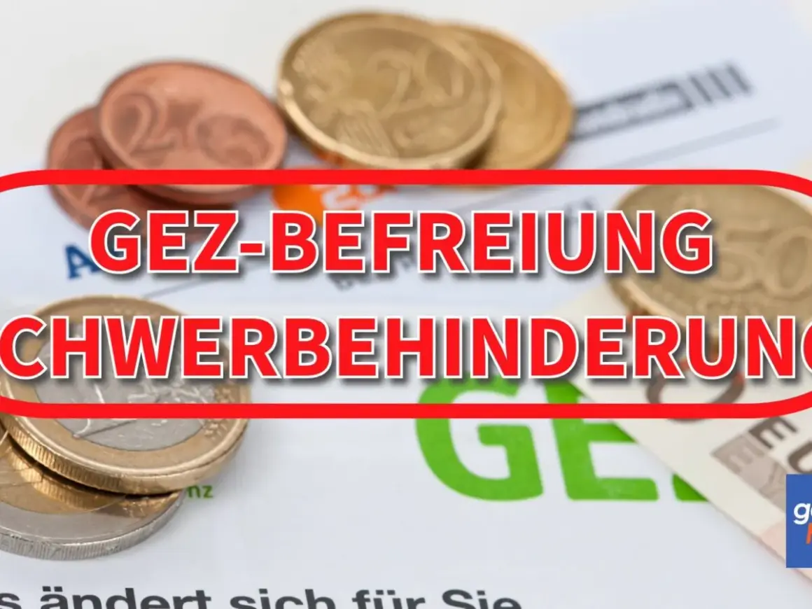 GEZ-Befreiung für Schwerbehinderung ab 50% möglich. Münzen und Geldscheine symbolisieren finanzielle Entlastung.