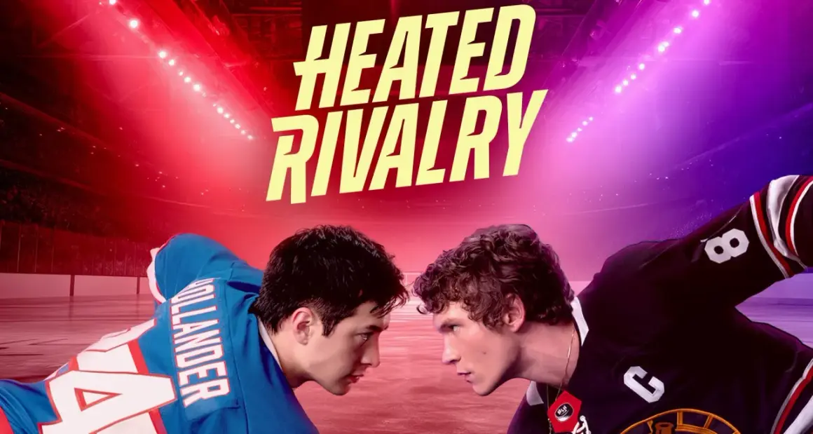 Zwei Eishockeyspieler blicken sich intensiv an, die Aufschrift "HEATED RIVALRY" darüber.