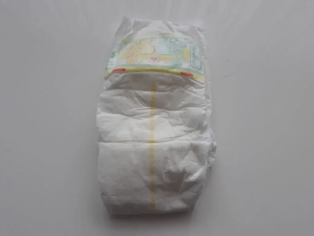 Jak rozpoznać przód pieluchomajtek Pampers, aby uniknąć błędów?