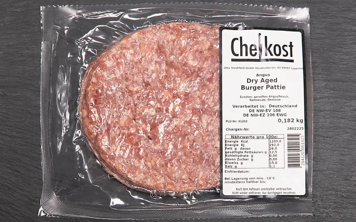 Ein Dry Aged Burger Patty von Che Kost wiegt 0,182 kg. Das Fleisch ist gereiftes Angusfleisch.