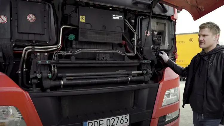 Ile wchodzi płynu do chłodnicy MAN TGX? Sprawdź, aby uniknąć problemów